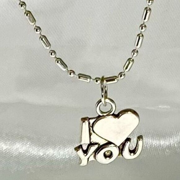 AVL Sterling 925 Silver “I ❤️ You” Necklace - Picture 4 of 9
